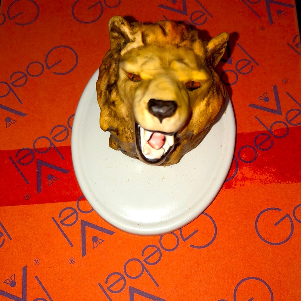 Ceramic Lion Head Wall art Goebel